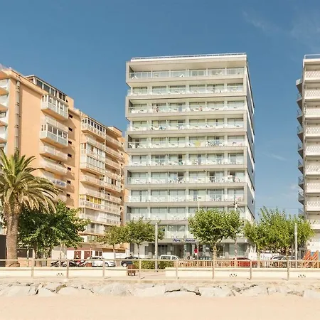 Pierre & Vacances Blanes Playa Apartment *
